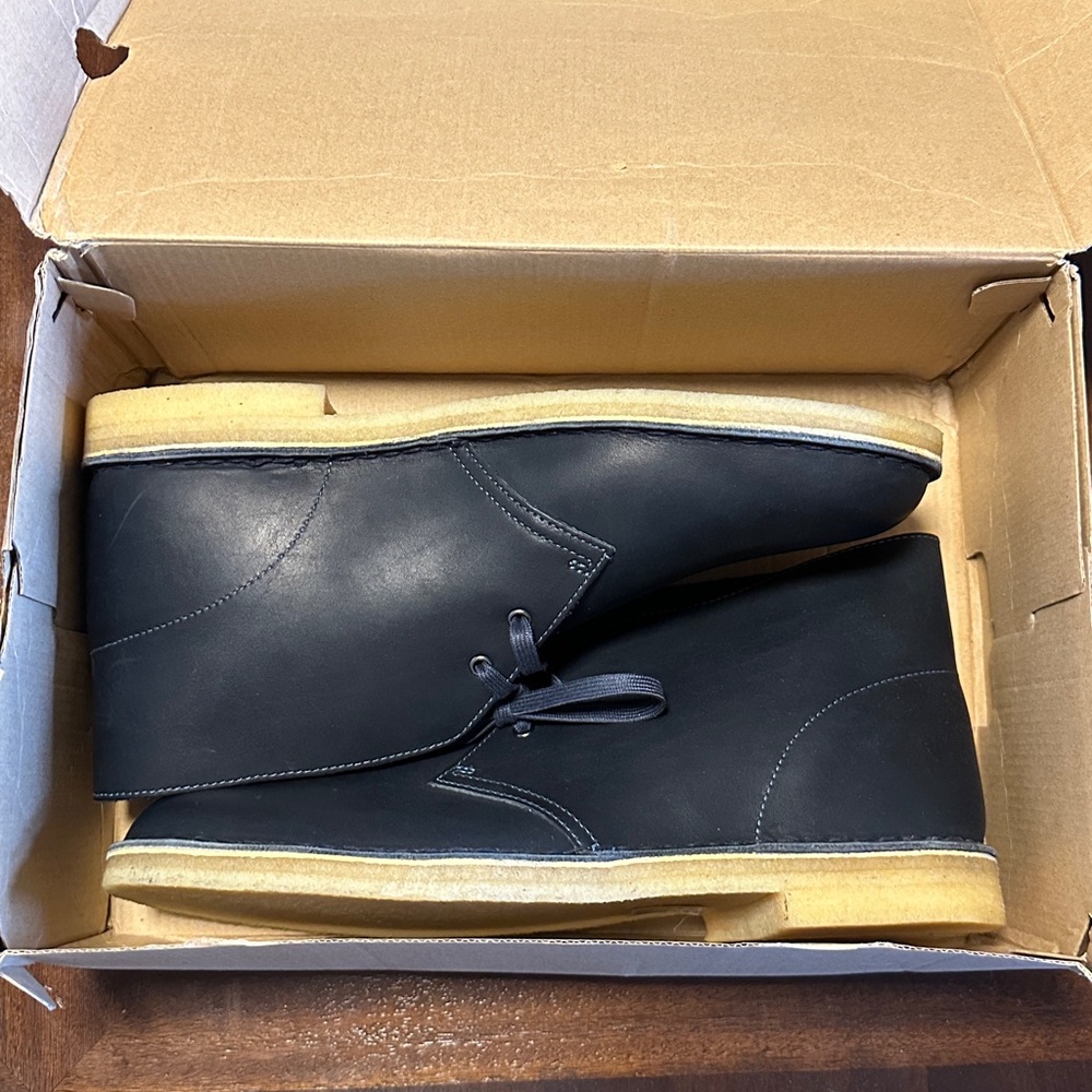 Clarks Men's Navy Leather Desert Boots - Picture 5 of 6